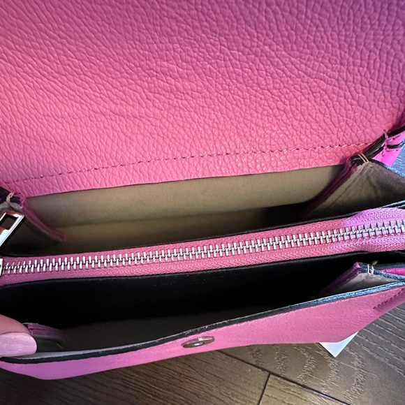 Crossbody leather bag - Picture 4 of 15